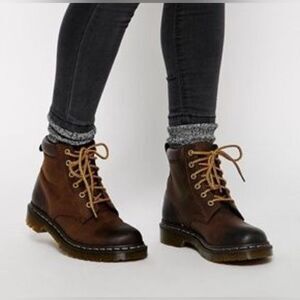 Doc Martens vintage made in England Core 939 6 eye brown leather boots 10.5-11